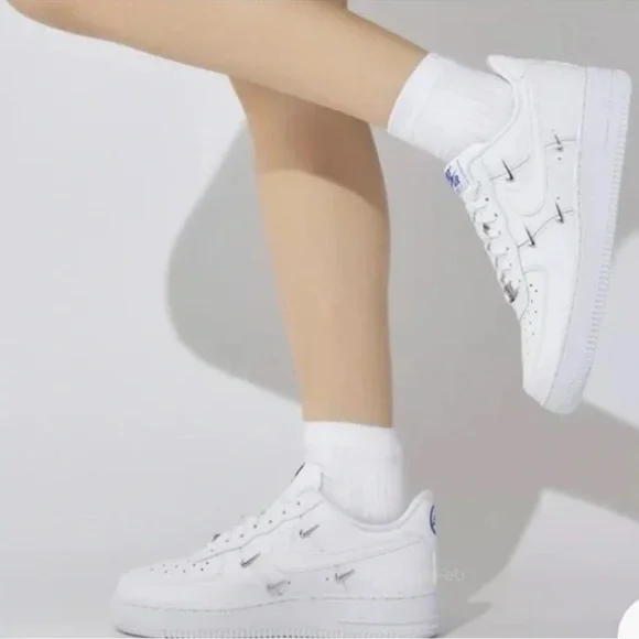 Nike Air Force 1 '07 LX 'Sisterhood - ‘White Metallic Silver' - Size 9.5 - Picture 8 of 9